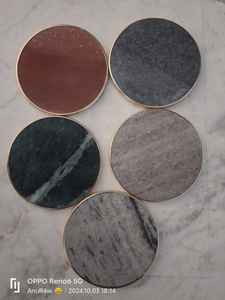 Posavasos de piedra hechos a mano con artesanías de mármol para decoración de mesa, venta al por mayor de posavasos de piedra con capa exterior de latón. - Product Image 2