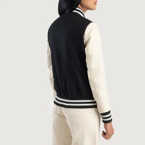 Blouson universitaire pour femme noir avec manches crème, fermeture boutonnée, col montant, idéal pour l'automne - Product Image 2
