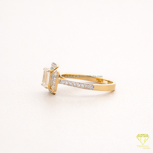 Anillo de compromiso de moissanita de calidad premium con engaste sofisticado para mujer, colección de joyería nupcial disponible para la venta - Product Image 5