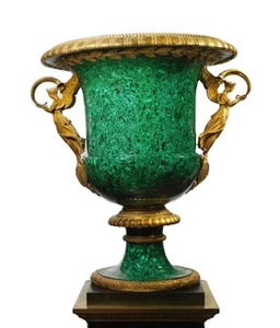 Chef-d'œuvre en malachite, pierre précieuse de luxe ornée du charme de la nature, sélection ultime de splendeurs vertes enchantées - Product Image 5