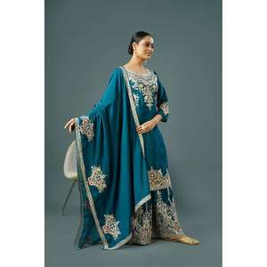 Conjunto de Salwar Kameez de Seda Elegante con Bordado Intenso y Trabajo de Lentejuelas Dori, Talla XL para Bodas - Product Image 1