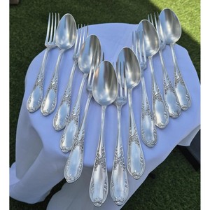 Ensemble de couverts élégants en métal, 6 pièces, avec poignées ornées, pour mariage et usage domestique, passe au lave-vaisselle, finition polie miroir - Product Image 1