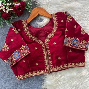 Collection de chemisiers à manches courtes et rembourrés en soie pure de qualité supérieure avec broderies, fournisseur d'Inde, achat en ligne en Inde - Product Image 1