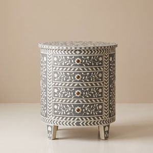 Mesita de Noche Redonda con Incrustaciones Florales Grises, 4 Cajones, Hecha a Mano por Artesanos Indios, Muebles para Dormitorio - Product Image 1