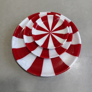 Assiette de service en résine polie faite à la main, ensemble de bols rayés rouge et blanc, design original, passe au lave-vaisselle, vaisselle de service pour fêtes - Product Image 4