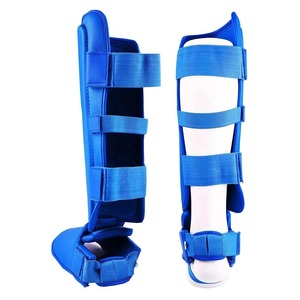 Espinilleras Premium para Artes Marciales Mixtas (MMA) y Kickboxing, Personalizables con Protección Elástica para el Pie - Product Image 5