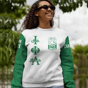 Chaqueta Universitaria Personalizada Iota Phi Lambda en Blanco y Verde Esmeralda, Suéter Tejido de la Hermandad Iota Phi Lambda - Product Image 2