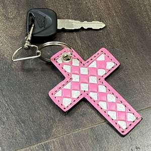 2026 Designer Handmade Genuine Cow <b>Leather</b> Cross <b>Keychain</b> Woven Pattern Religious Key Ring Bag Charm Wholesale Bulk Gifts - Product Image 4