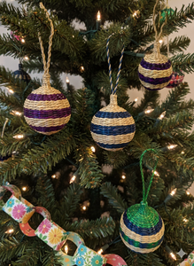 Bolas de Seagrass Tejidas a Mano de Alta Calidad, Impermeables y Ecológicas, Adornos Colgantes para Árbol de Navidad, Artesanía Vietnamita - Product Image 4