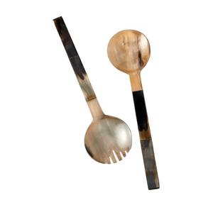 ชุดช้อนสลัดลายเขาควาย ดีไซน์ไม่ซ้ำใคร จำนวน 2 ชิ้น ทำด้วยมือจากเขาควายธรรมชาติ ราคาขายส่งจากโรงงาน - Product Image 1