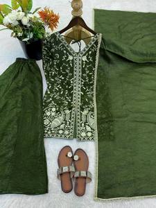 Lanzamiento del nuevo conjunto de fiesta Pur: top de seda pesada, pantalón palazzo y dupatta. - Product Image 6