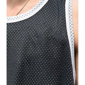 เสื้อกล้ามออกกำลังกายผู้ชายสั่งทำพิเศษ ระบายอากาศได้ดี เป็นมิตรกับสิ่งแวดล้อม ผลิตจากโพลีเอสเตอร์ แห้งเร็ว เหมาะสำหรับใส่ในยิม พร้อมสไตล์ลำลองทันสมัย - Product Image 4