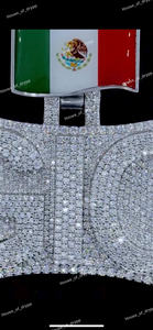 Pendentif personnalisé Iced Out en argent 925 plaqué rhodium avec moissanite et motif drapeau – Bijou de luxe audacieux - Product Image 3