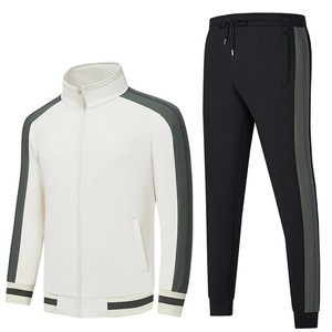 Ensemble de survêtement noir pour homme, veste zippée et pantalon avec poches latérales, tenue de sport décontractée pour l'automne, en polyester, idéal pour l'entraînement. - Product Image 4