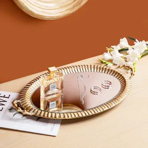 Plateau décoratif ovale en métal doré avec insert miroir et poignées, style glamour, fait main - Product Image 5