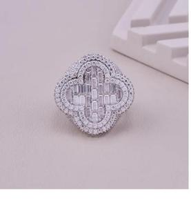 Bague de Fiançailles et de Mariage en Argent Sterling 925 Plaqué Or avec Moissanite Sertie en Bezel, Bijou Fin Traditionnel pour Femme et Homme - Product Image 2