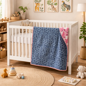 ผ้าห่มเด็กพิมพ์ลายบล็อกทำมือ ผ้าฝ้าย 100% ใช้ได้ทุกฤดู กลับด้านได้ น้ำหนักเบา ไส้ใยสังเคราะห์ป้องกันภูมิแพ้ นุ่มพิเศษ เหมาะสำหรับใช้ในบ้านและเป็นของขวัญ - Product Image 5