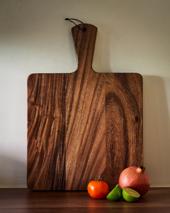 Planche à découper en bois rustique faite à la main pour une utilisation en cuisine haut de gamme - Product Image 2