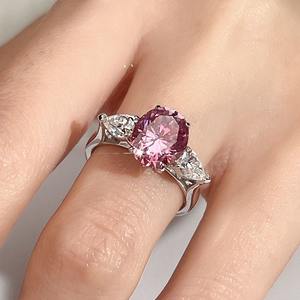 Anillo de Diamantes de Lujo con Corte Esmeralda en Oro de 14K/18K, Joyería para Uso Diario Disponible a Precio Económico - Product Image 2