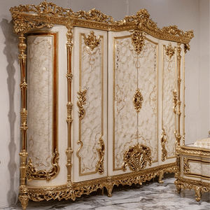 Armario de Madera Maciza de Lujo, Estilo Europeo Antiguo, en Caoba con Tallado a Mano Dorado, para Hotel y Dormitorio - Product Image 1