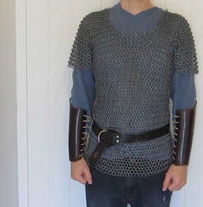 ชุดเกราะเหล็กกล้าไร้สนิมคุณภาพพรีเมียมแบบเชื่อมต่อกันสำหรับงานเทศกาลยุคกลาง การจัดแสดงทางประวัติศาสตร์ และการแต่งคอสเพลย์ - Product Image 2
