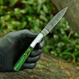 Couteaux pliants à lame finition satinée avec système de verrouillage arrière fiable pour les tâches de coupe en plein air et les aventures en nature. - Product Image 6