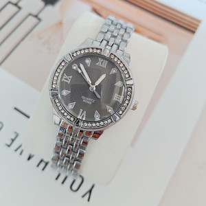 Montre pour femme élégante et luxueuse, édition limitée, cadran en verre et alliage, mouvement à quartz analogique, style antique - Product Image 6