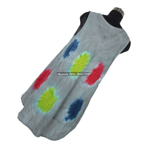 Exportadores y proveedores de vestidos de rayón con estampado Tie & Dye de Jaipur. Nuevo y atractivo vestido largo abierto con estampado Tie Dye para damas. - Product Image 5