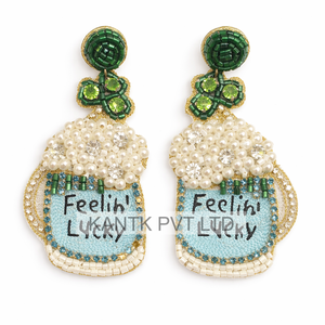Pendientes Colgantes Hechos a Mano con Cuentas de Sombrero y Chiles - Diseño Colorido de Fiesta Mexicana, Chapados en Oro de 14K, Regalo - Product Image 4
