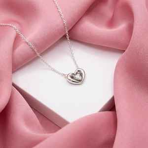 Collier pendentif en argent moissanite avec pierre flottante en forme de cœur, bijou d'amour, cadeau pour elle - Product Image 1