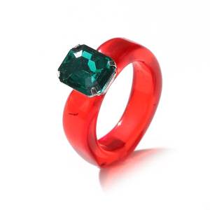 Bague en résine faite à la main avec un design artistique unique, bague statement en époxy colorée pour femmes et filles, bijoux de mode élégants - Product Image 4