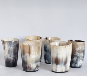 Verre à eau en corne de buffle, fabriqué à la main, écologique, pour whisky, vin, thé, café et bière - Product Image 1
