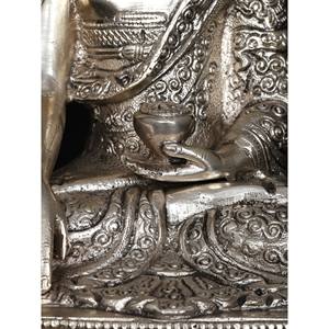 Bouddha assis dans une sculpture en laiton plaqué argent avec geste touchant la terre de 8 pouces - Product Image 1