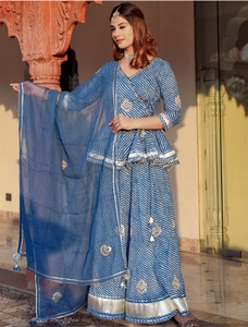 ชุดเลเฮนกาพร้อมผ้าคลุมไหล่ KV Blue Lehriya (ชุด 3 ชิ้น) - Product Image 6