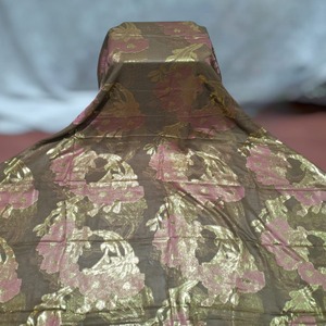 Colecciones de Vestidos de Novia Formales Somalianos, Lujosos, Tejidos en Jacquard, Fransawi Dirac, Lisos, con Intrincados Detalles en Dorado y Rosa Brillante para Niñas - Product Image 1