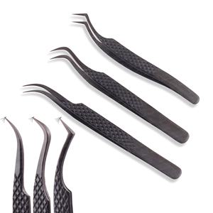 Pince à épiler en titane noir Diamond Grip, haute précision, pointe en fibre, facile à utiliser pour tous types de cils - Product Image 1