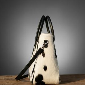 กระเป๋าถือหนังแท้ปักลายพร้อมซิปปิด  สำหรับฤดูร้อนและฤดูใบไม้ร่วง  กระเป๋าถือผู้หญิงสุดหรู รุ่น LHTB-0010 - Product Image 2