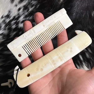 Peigne à cheveux artisanal moderne de qualité en os de buffle, écologique, sculpté en forme de fleur, avec étui, couleur naturelle, taille personnalisée, artisanat naturel - Product Image 2