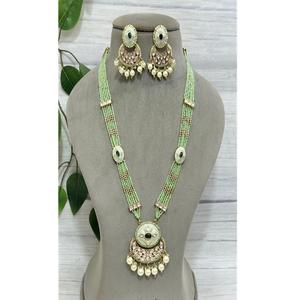 ชุดสร้อยคอพร้อมจี้ประดับมุกและทองคำชุบคุณภาพพรีเมียม ดีไซน์สวยงามแบบชนเผ่า สำหรับงานแต่งงานและงานปาร์ตี้สำหรับผู้หญิง - Product Image 1