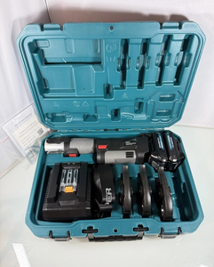 Kit de Herramientas Compacto para Prensar Cables Pro Press |   Mordazas de 1/2”, 3/4” y 1” |   2 baterías - Product Image 3