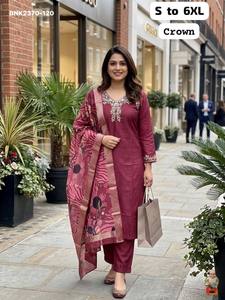 Seda romana de alta calidad con trabajo artesanal Khatli y bordados en el puño y el borde de las mangas, Kurti-Pantalón-Dupatta con flores, exportador indio. - Product Image 2