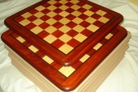 Échiquier en bois de buis Padauk de conception personnalisée de qualité supérieure pour les jeux de cartes et de société