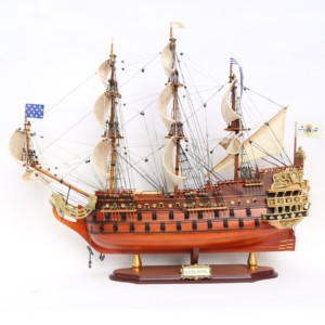 LE SOLEIL ROYAL con acabado en madera - Maqueta de madera inspirada en el barco histórico francés para decoración náutica y regalo empresarial - Product Image 1