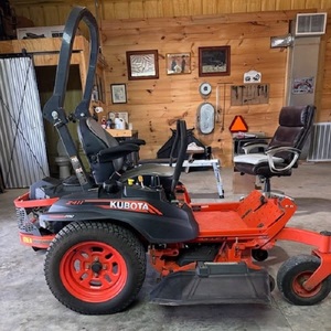 Tondeuse à gazon Kubota Z411 commerciale à braquage zéro, moteur diesel, système de coupe robuste, offrant une coupe précise et une utilisation rapide. - Product Image 2