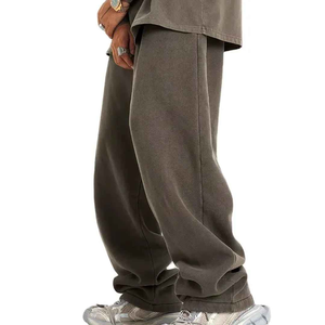 Pantalones de hombre holgados de poliéster con corte ancho y acampanado, estilo premium, con rayas y efecto apilado - Product Image 3