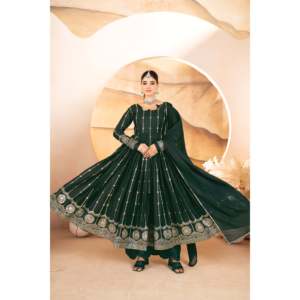 Beautiful Anarkali Suit for Parties XS Size with Pendant and Dupatta - Product Image 2