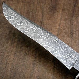 Couteau utilitaire artisanal en acier Damas, manche en bois naturel, outil de camping et d'extérieur EDC - Product Image 4