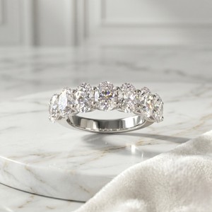 แหวนครึ่งวงกลมทรงรี 5.25CTW ประดับเพชรแบบ Prong Set - Product Image 2