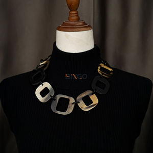 Collar de Cuerno de Búfalo con Eslabones Cuadrados Hecho a Mano, Joyería de Cadena Orgánica de Lujo, Unisex, Sostenible, Étnica, Moderna, Regalo de Moda - Product Image 6