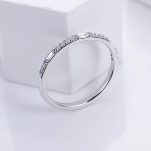 Anillo de Diamantes de Oro Blanco para Mujer, Corte Brillante Redondo, Joyería Clásica de Compromiso, Color G, Piedra Natural - Product Image 1